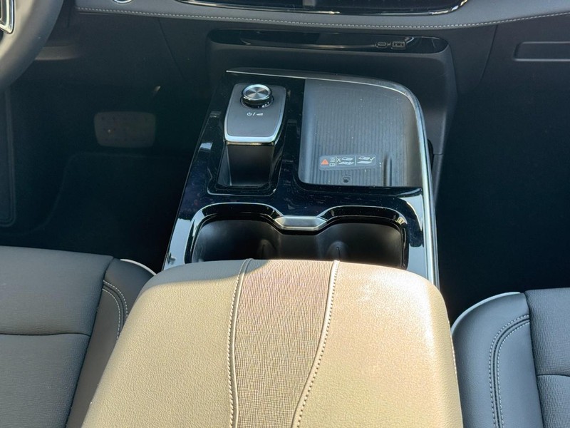 Buick Enclave Vehicle Image 09