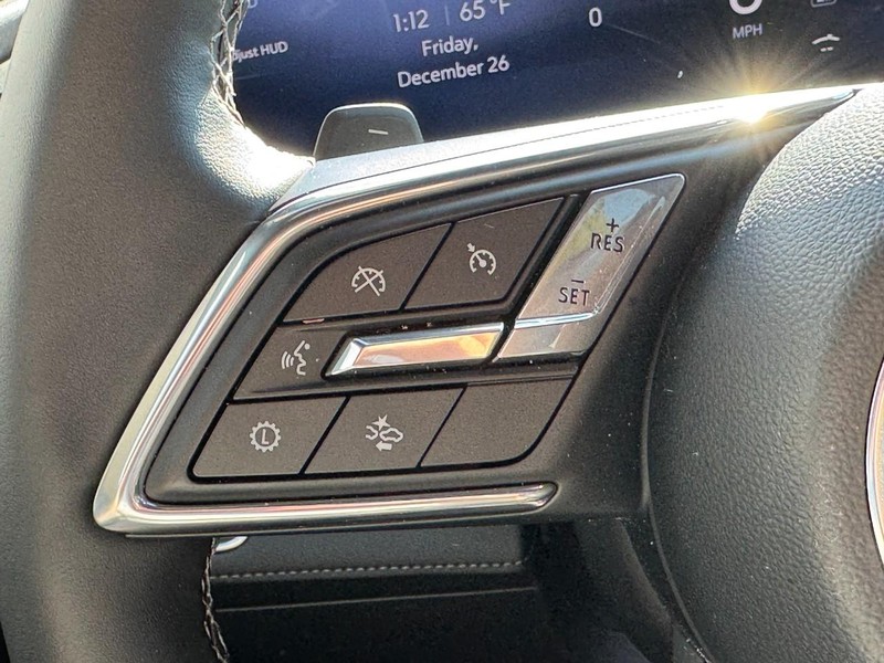 Buick Enclave Vehicle Image 11