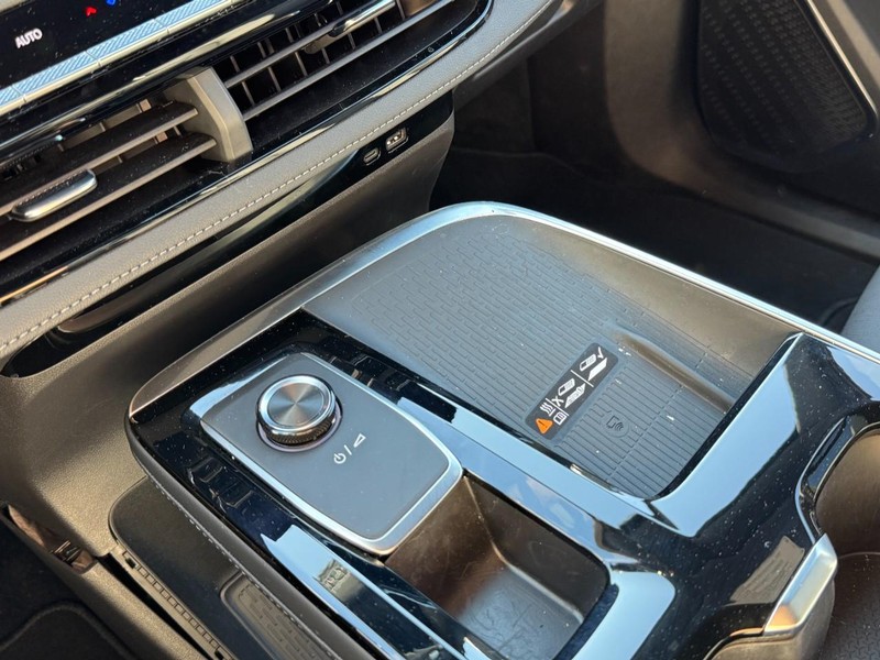 Buick Enclave Vehicle Image 13