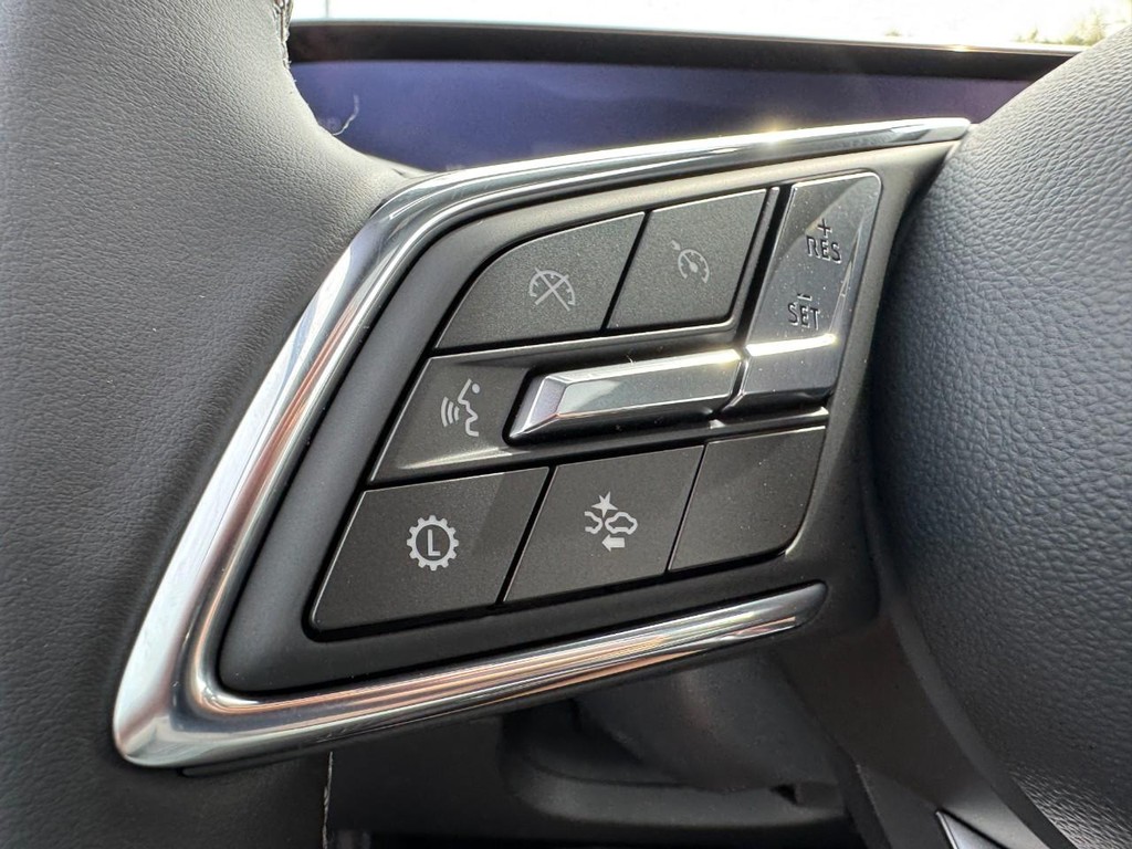 Buick Enclave Vehicle Image 11