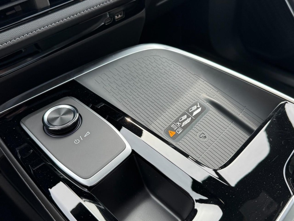 Buick Enclave Vehicle Image 13