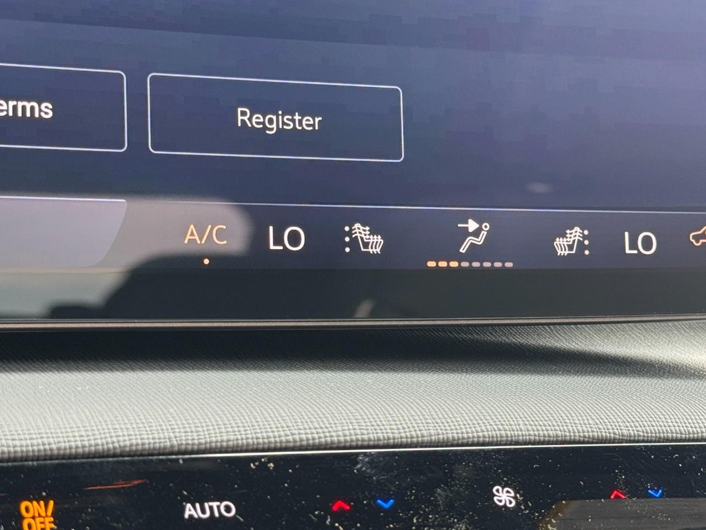 Buick Enclave Vehicle Image 14