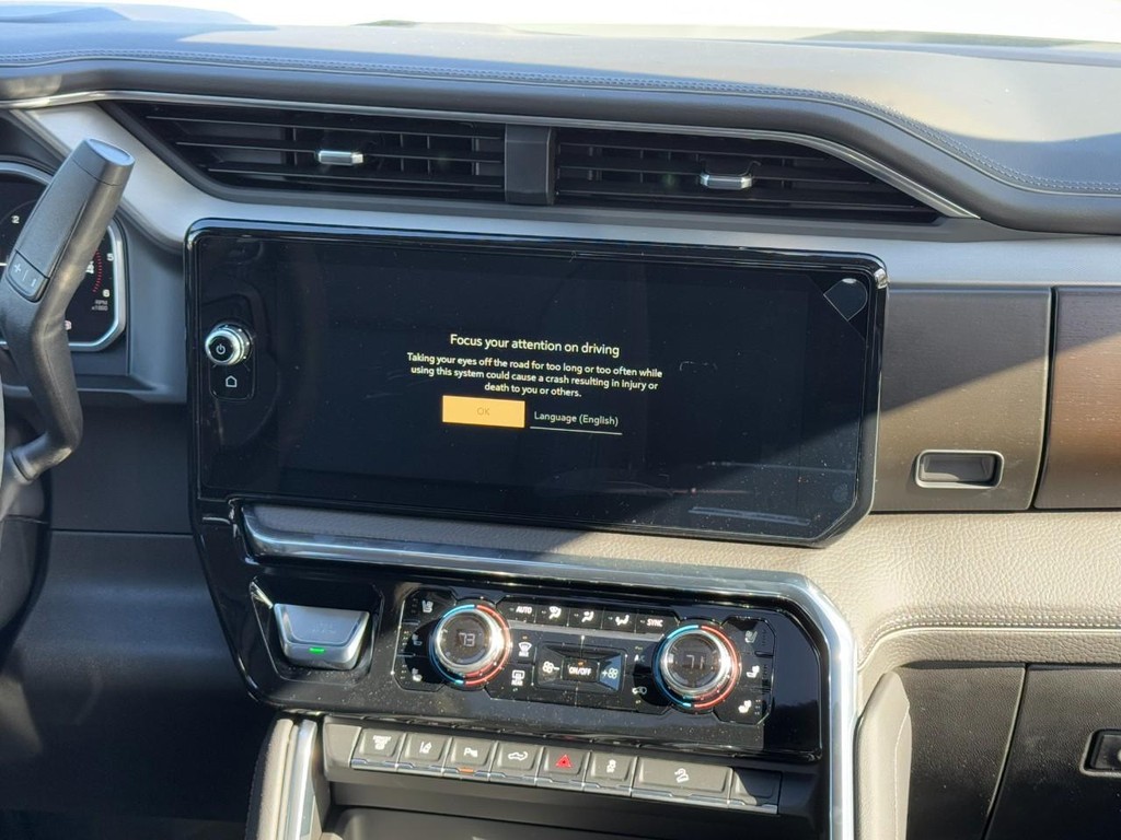 GMC Sierra 2500HD Vehicle Image 09