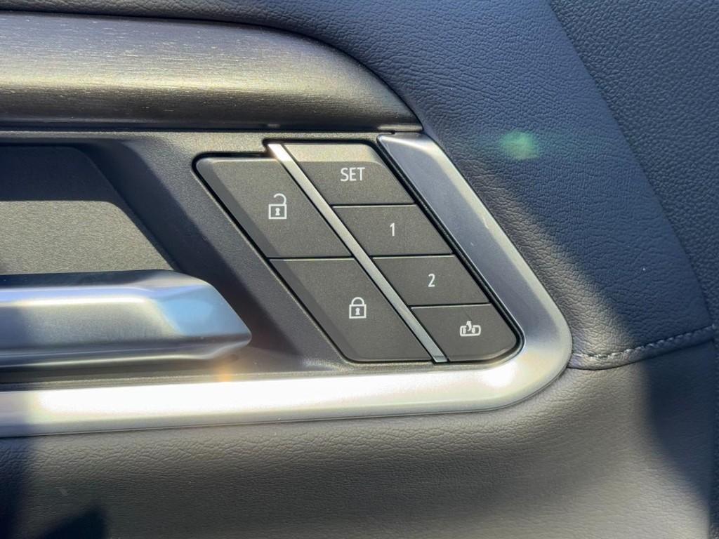 GMC Sierra 2500HD Vehicle Image 11