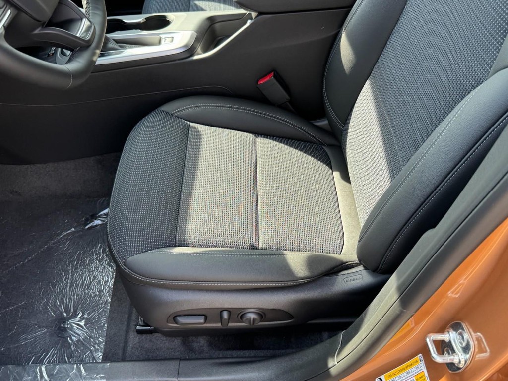 Buick Envista Vehicle Image 15