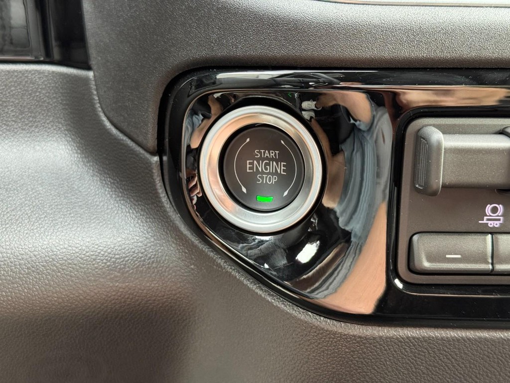 GMC Sierra 1500 Vehicle Image 12