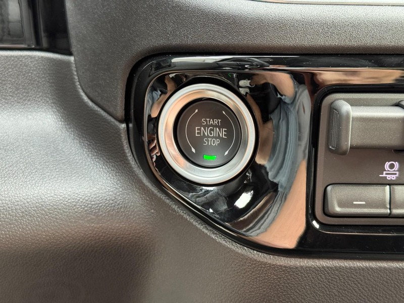 GMC Sierra 1500 Vehicle Image 12