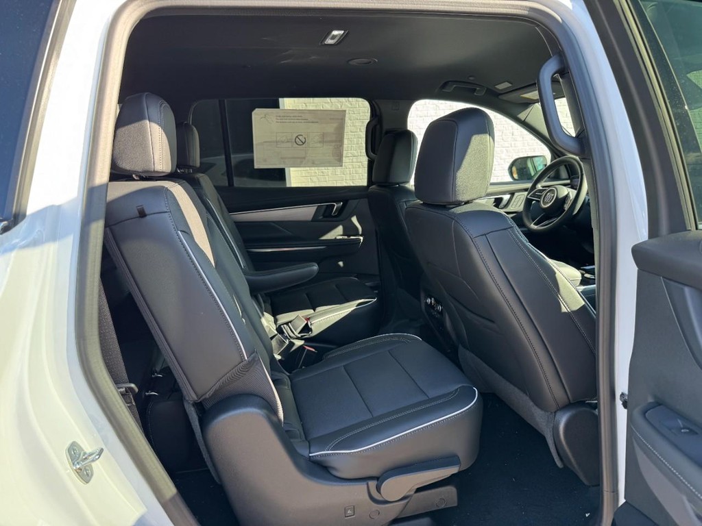 Buick Enclave Vehicle Image 05