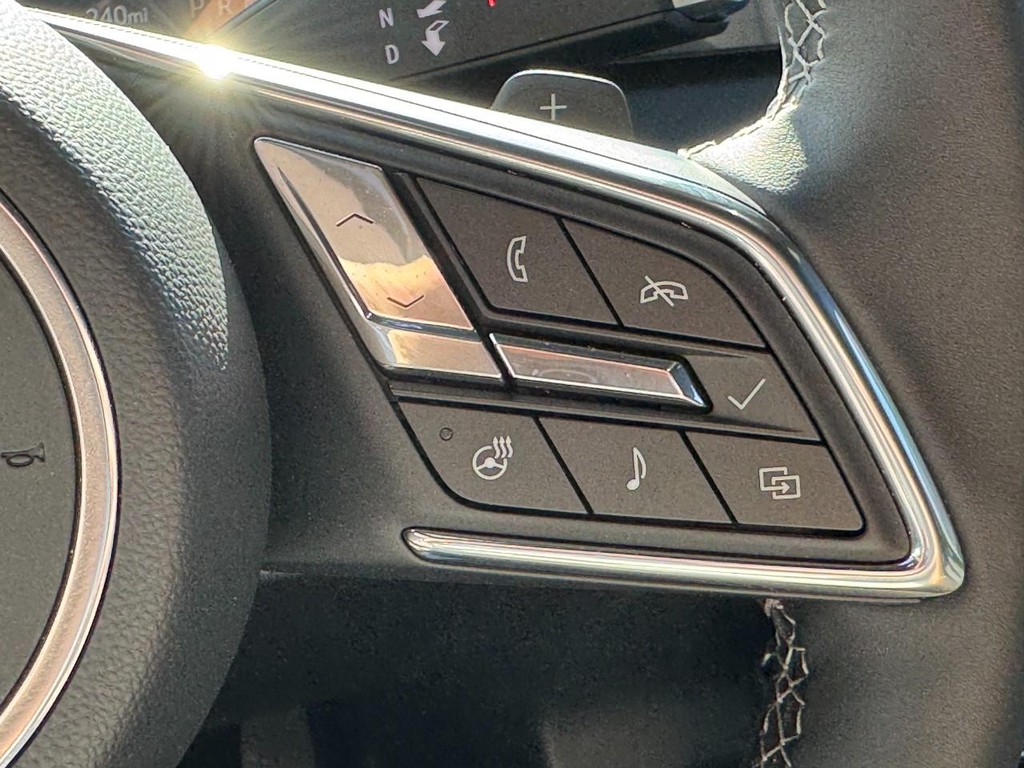 Buick Enclave Vehicle Image 12