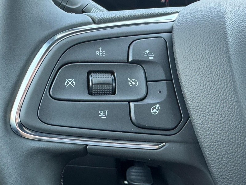 Buick Envista Vehicle Image 10