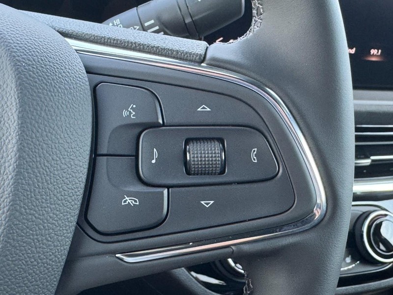 Buick Envista Vehicle Image 11