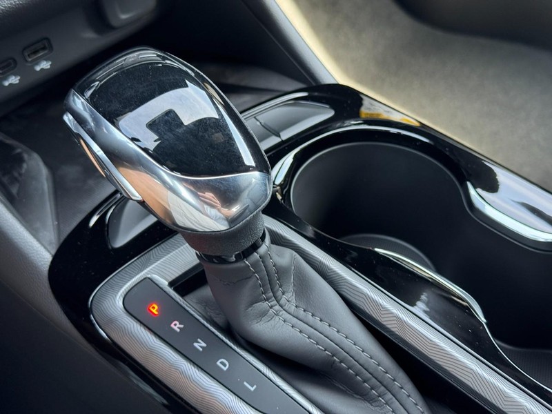 Buick Envista Vehicle Image 12