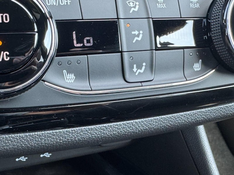 Buick Envista Vehicle Image 13