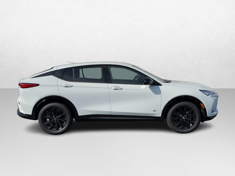 Buick Envista Vehicle Image 02