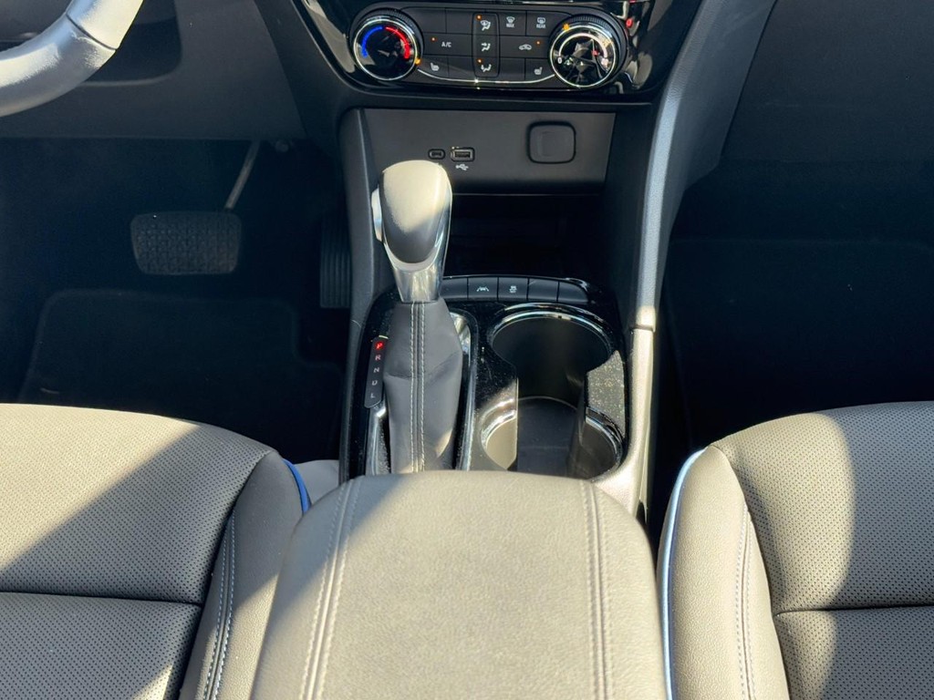 Buick Encore GX Vehicle Image 09