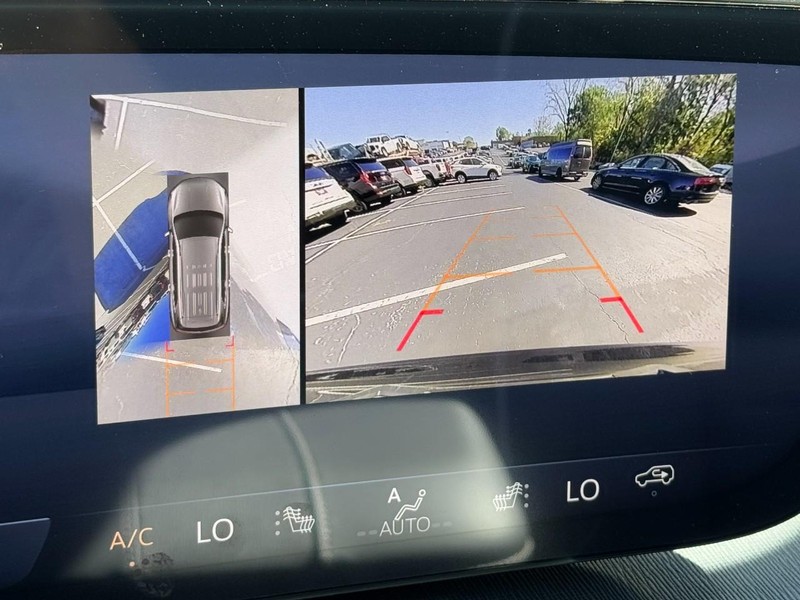 Buick Enclave Vehicle Image 17