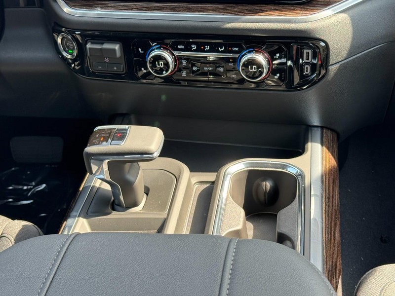 GMC Sierra 1500 Vehicle Image 09