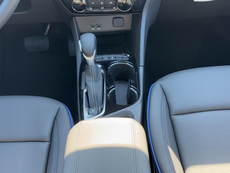 Buick Encore GX Vehicle Image 09