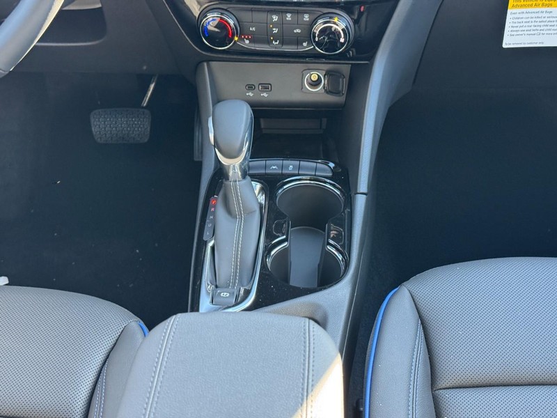 Buick Encore GX Vehicle Image 09