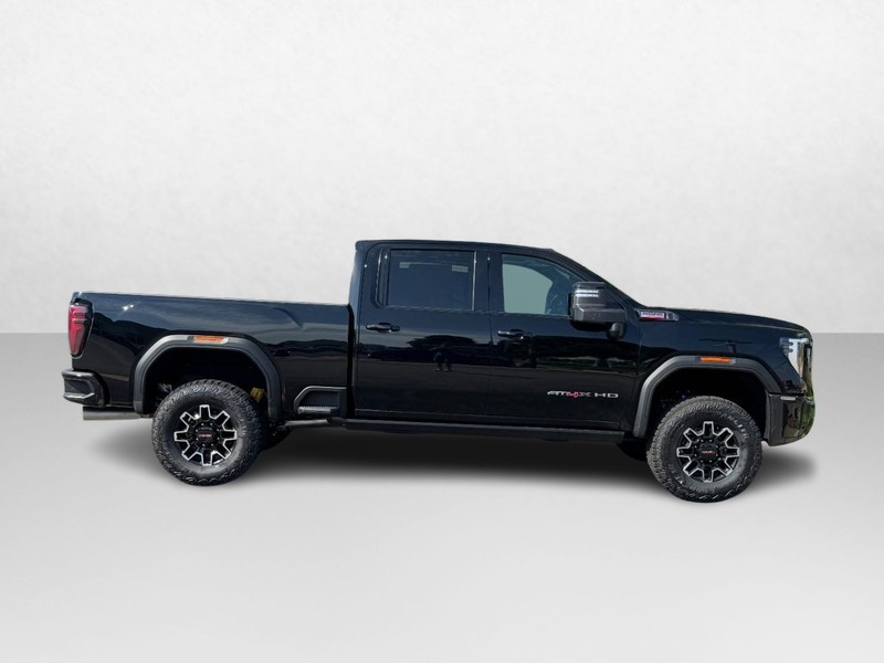GMC Sierra 2500HD Vehicle Image 02