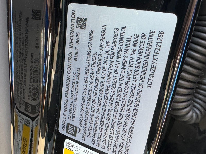 GMC Sierra 2500HD Vehicle Image 17