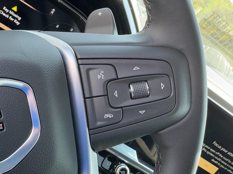 GMC Sierra 1500 Vehicle Image 12