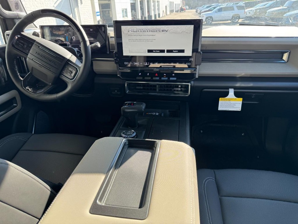 GMC HUMMER EV Pickup Vehicle Image 06