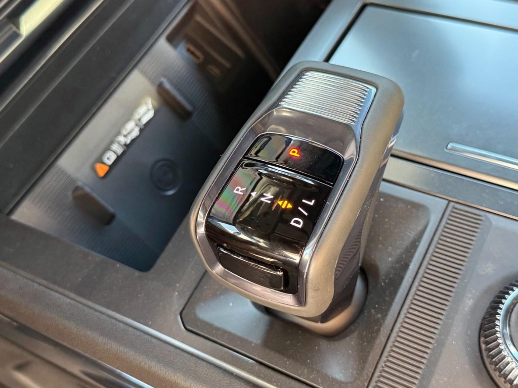 GMC HUMMER EV Pickup Vehicle Image 13