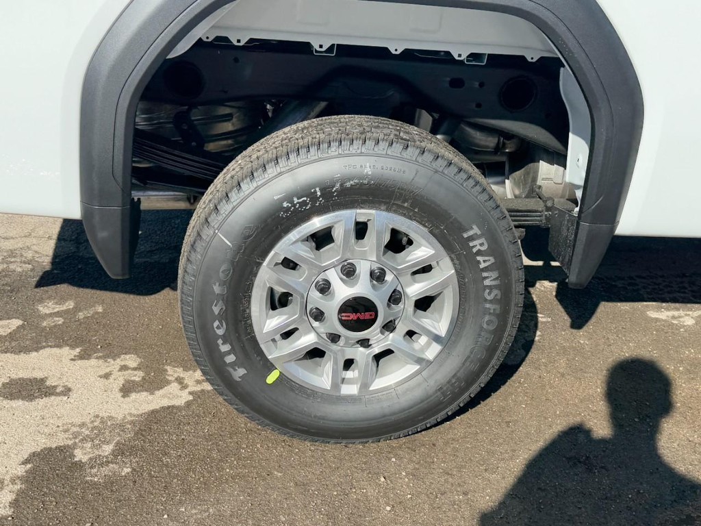 GMC Sierra 2500HD Vehicle Image 04