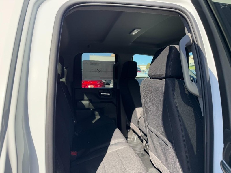 GMC Sierra 2500HD Vehicle Image 05