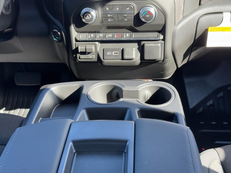 GMC Sierra 2500HD Vehicle Image 09