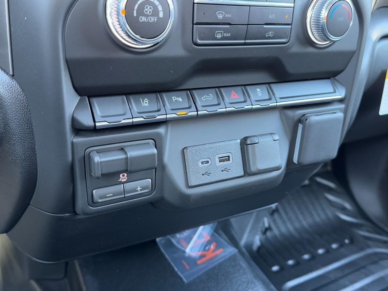 GMC Sierra 2500HD Vehicle Image 11