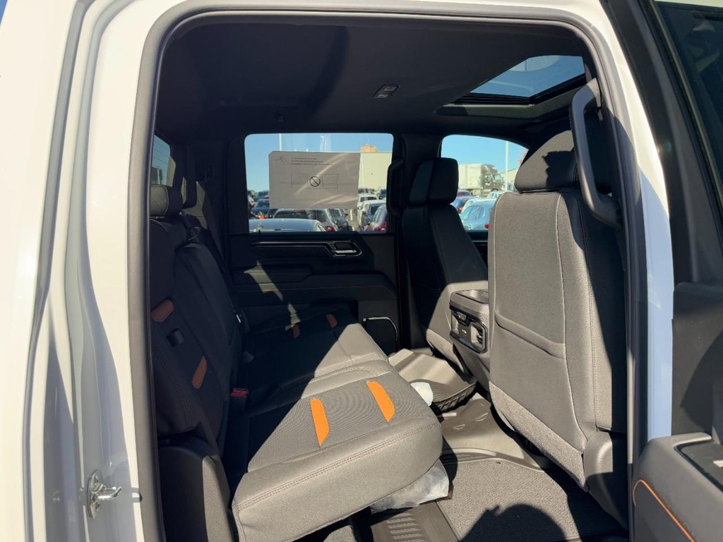 GMC Sierra 2500HD Vehicle Image 05