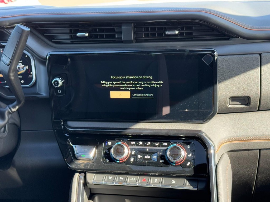 GMC Sierra 2500HD Vehicle Image 09