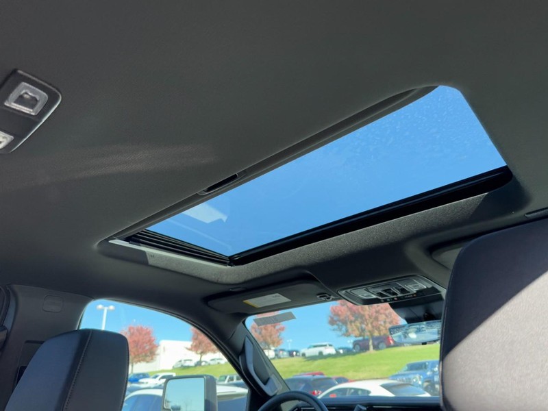 GMC Sierra 2500HD Vehicle Image 06