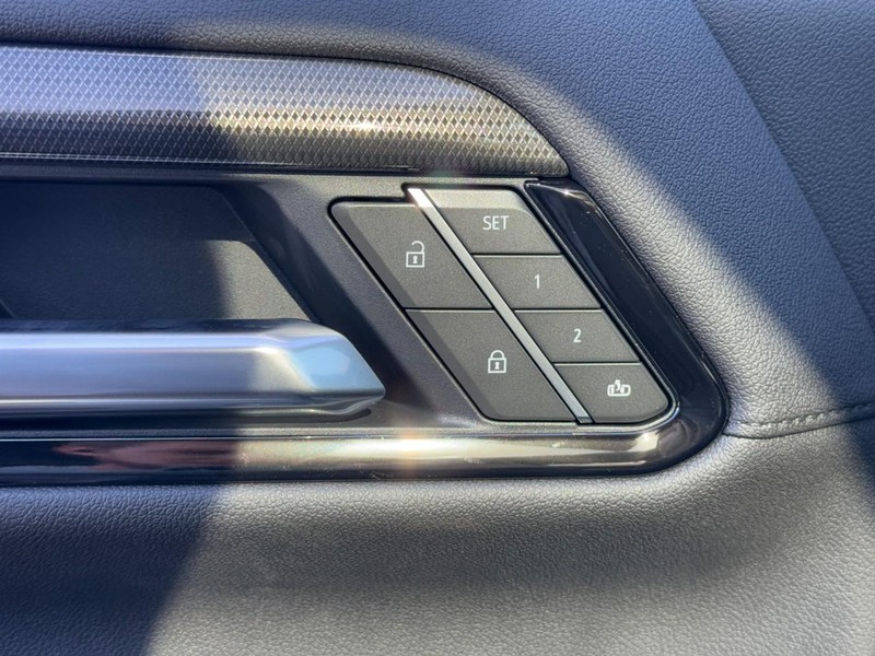 GMC Sierra 2500HD Vehicle Image 11