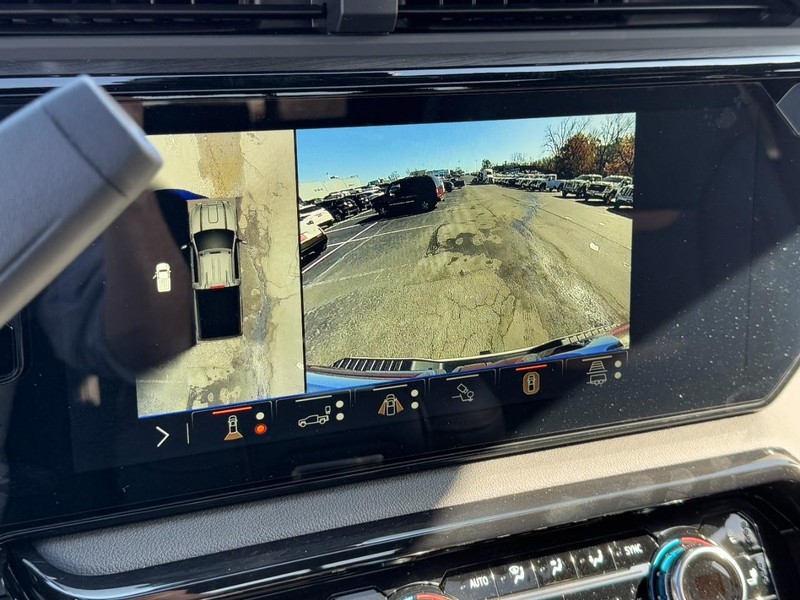 GMC Sierra 2500HD Vehicle Image 16