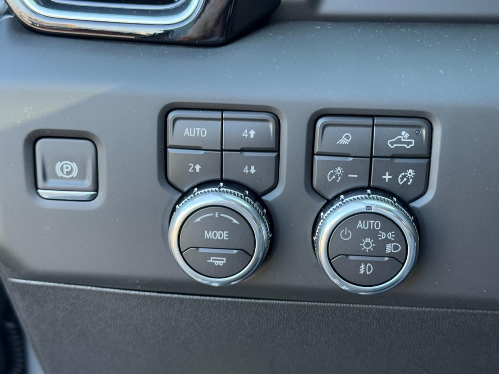 GMC Sierra 2500HD Vehicle Image 12