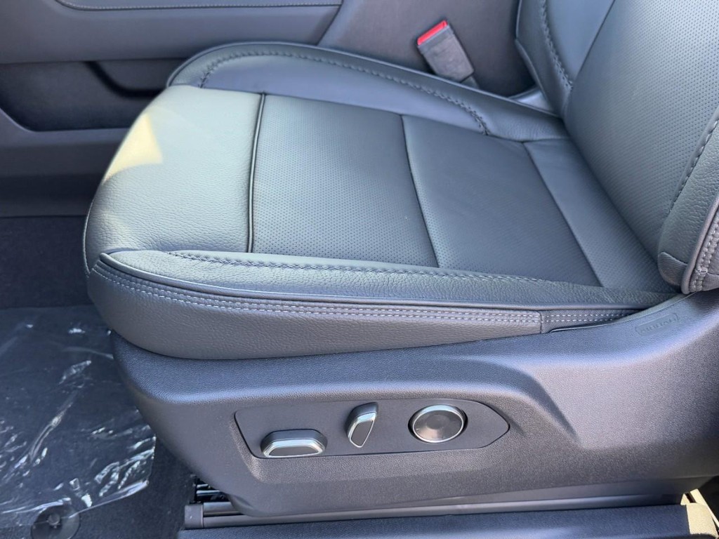 GMC Sierra 2500HD Vehicle Image 17