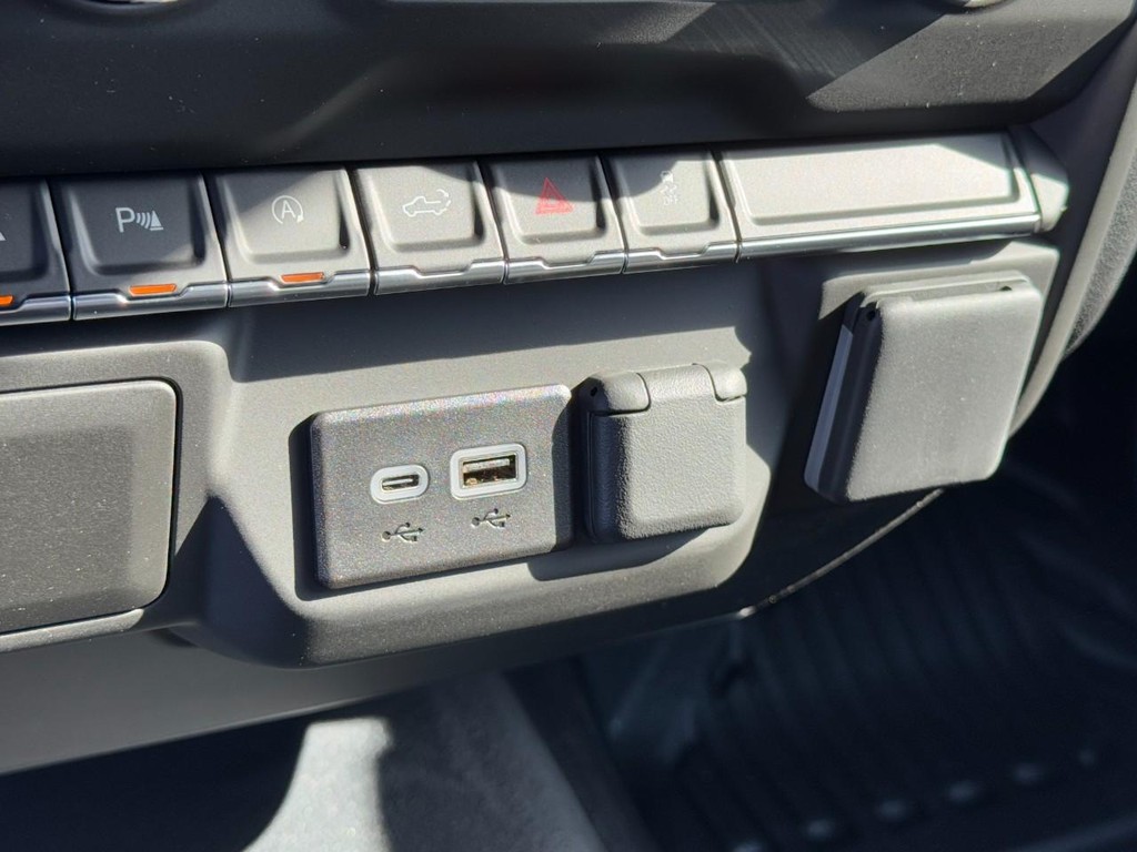 GMC Sierra 1500 Vehicle Image 11