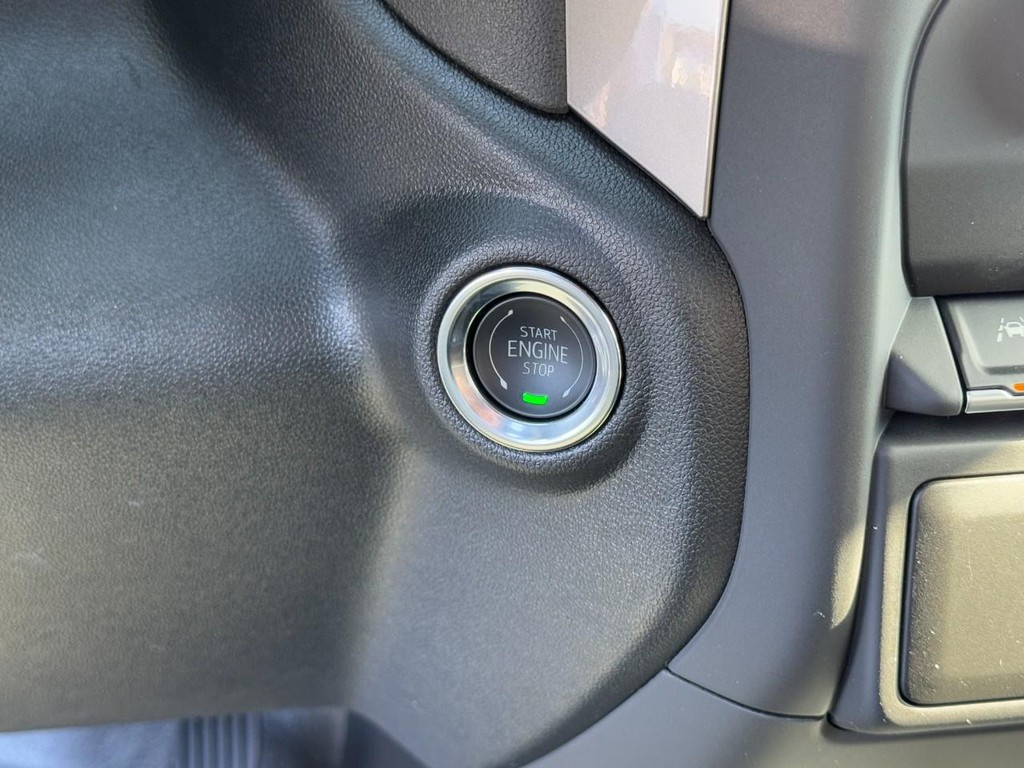 GMC Sierra 1500 Vehicle Image 12