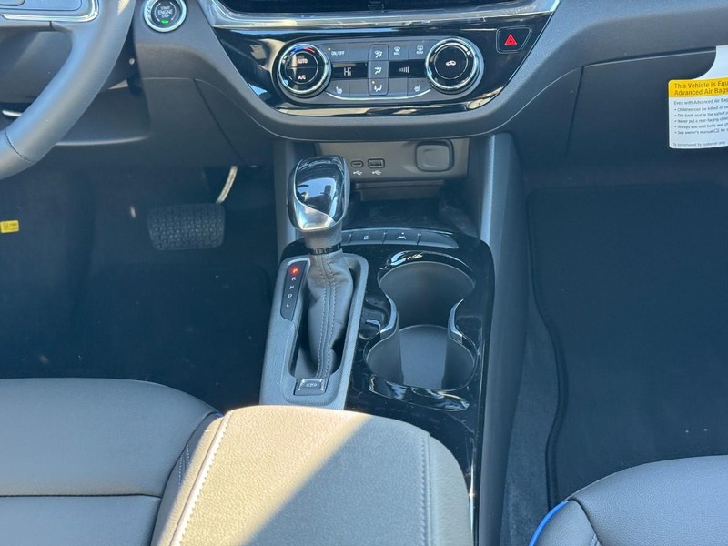 Buick Envista Vehicle Image 09