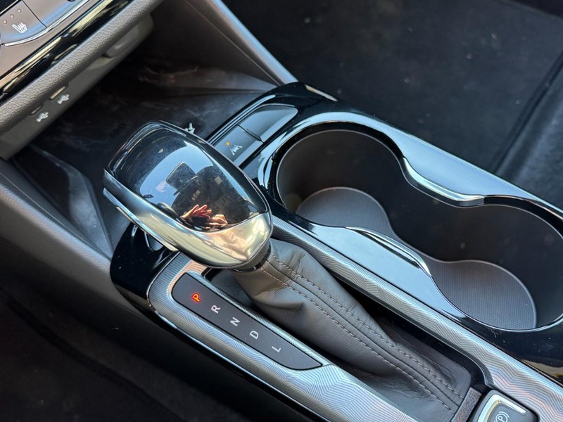 Buick Envista Vehicle Image 12