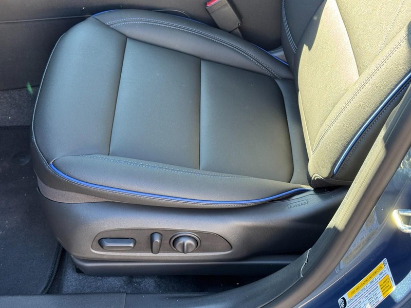 Buick Envista Vehicle Image 15