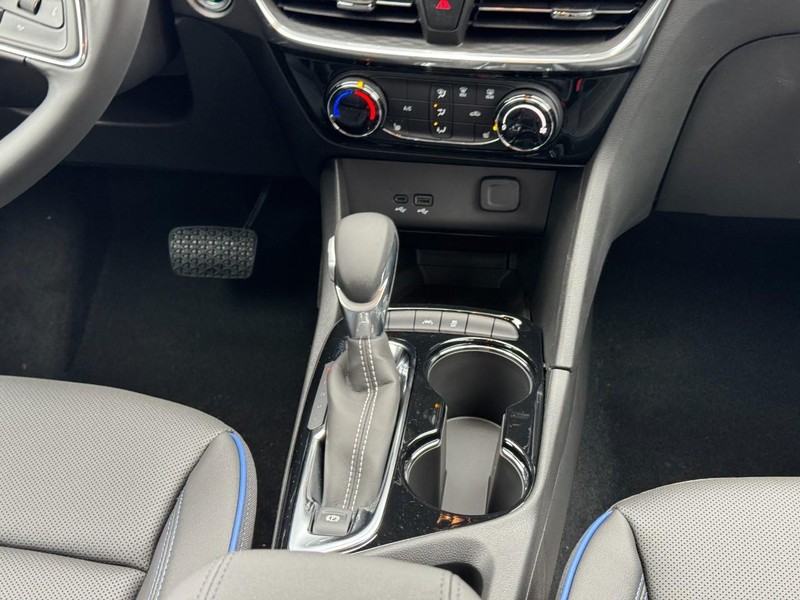 Buick Encore GX Vehicle Image 09