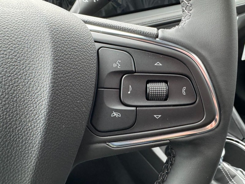 Buick Encore GX Vehicle Image 11