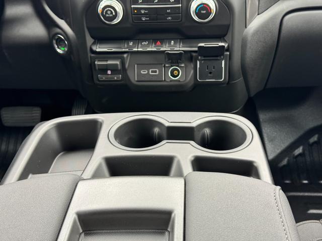 GMC Sierra 3500HD Vehicle Image 09