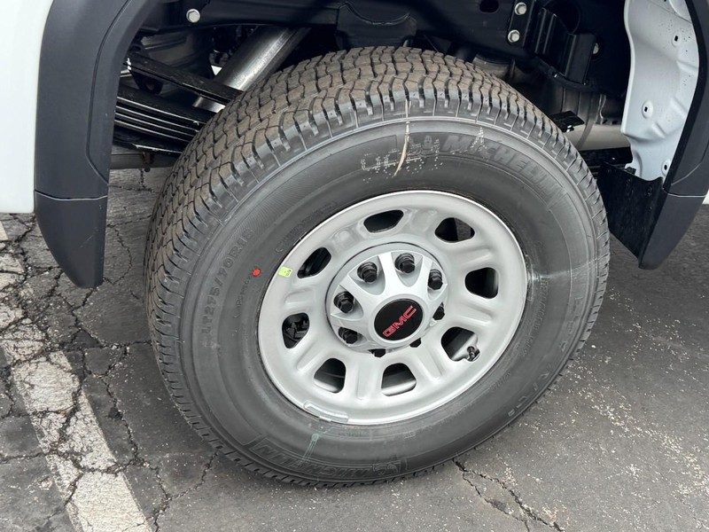 GMC Sierra 3500HD Vehicle Image 04