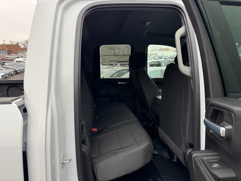 GMC Sierra 3500HD Vehicle Image 05