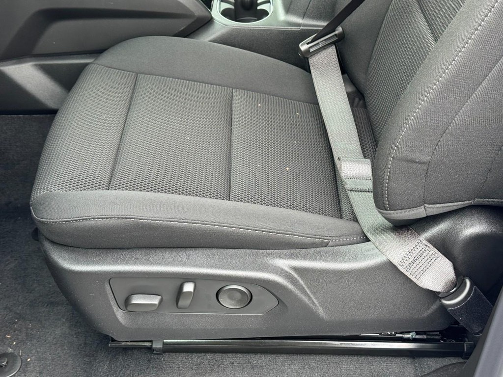 GMC Canyon Vehicle Image 15